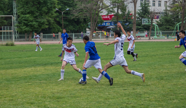 中保持侵略 中保持侵略