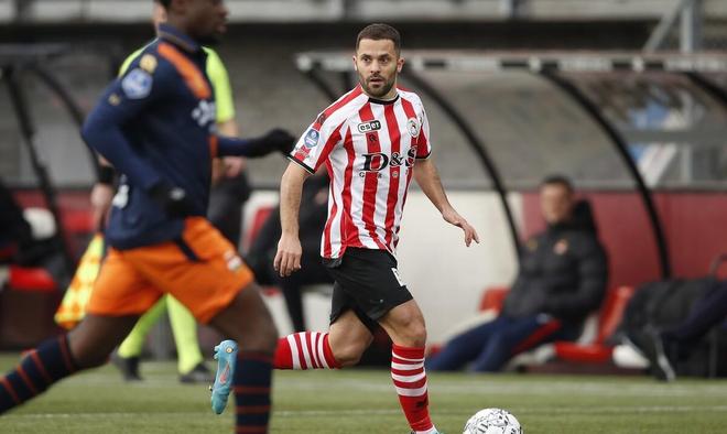 疑是羽毛球 疑是羽毛球